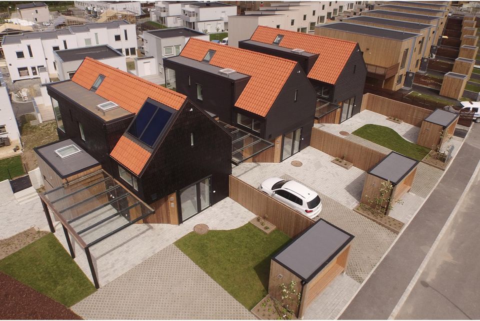 Sjo Fasting Arkitekter as ble tildelt prosjektet da kontoret i 2012 vant en arkitektkonkurranse utlyst av Optimera as om å lage et konsept for Fremtidens bolig.