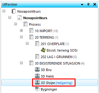 I dette tilfellet ser det ut som stolpene har høyde på terrengoverflaten. Det er da mulig å endre geometrien slik at de ikke stopper ved terrengoverflatene, men heller har en fast høyde på f.eks.