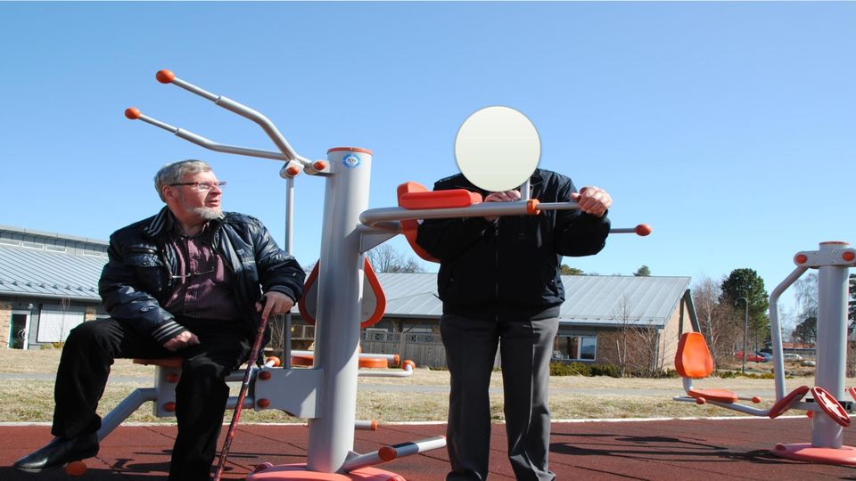 ) Andelen pasienter bosatt i omsorgsleilighet eller sykehjem doblet i M2, mens