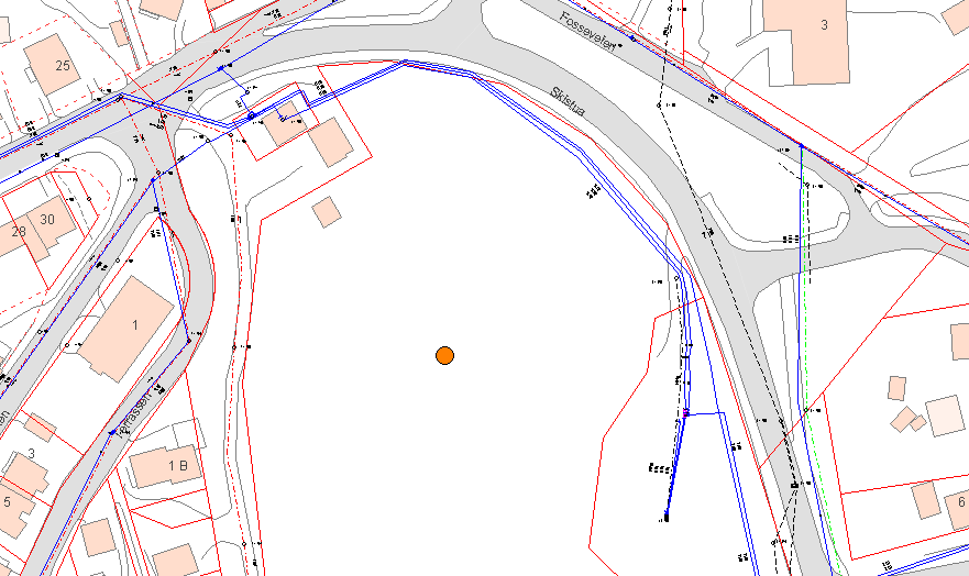 S i d e 7 Vann- og avløpsledninger følger eiendommen i nord og nordøst. Vannledning er en hovedvannledning.