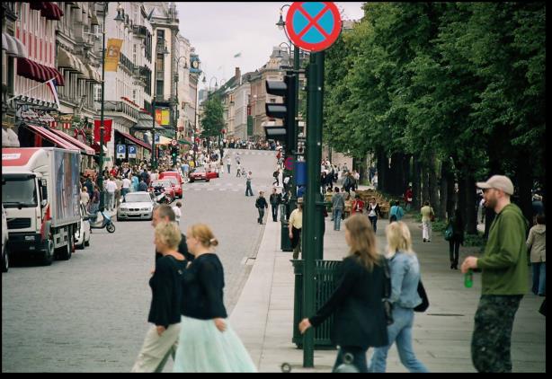 3/13 KJØRETØY MENNESKER Telle kjøretøyene Avvikling av biltrafikk-strømmer Tilpasset kapasitet for motorisert trafikk Telle mennesker