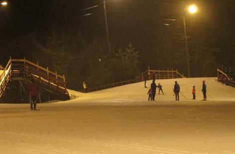 5 Skitrening Den eldste gruppa som i 2015 kun besto av Ole-Martin Sandness, Øyvind Løvstad og Ole Tobias Utne Bjerke, trener fortsatt sammen med Fet skiklubb, Team Mix.