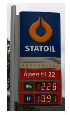 E7 (Eksamen 1P høsten 2012, Del 1) I butikk A koster et beger med 500 g druer 49,90 kroner. En dag har butikk A følgende tilbud: I butikk B koster druene 69,90 kroner per kilogram.