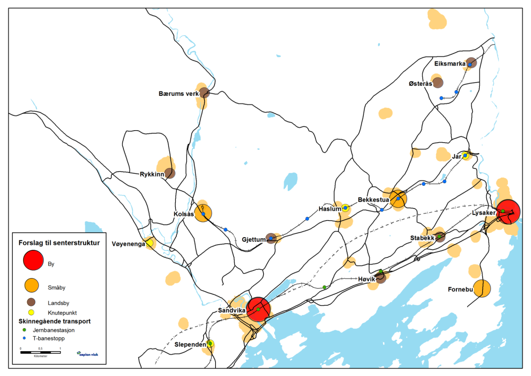 Kartet over viser senterområder i gjeldende kommuneplan. For Sandvika vises avgrensingen av kommunedelplanen. Sirklene har 1 km radius. Den geografiske fordelingen av sentrene er noe skjev.