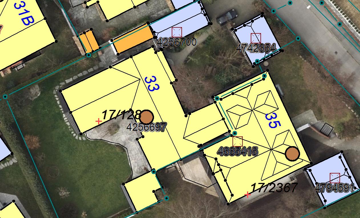 påbygget med 353m².