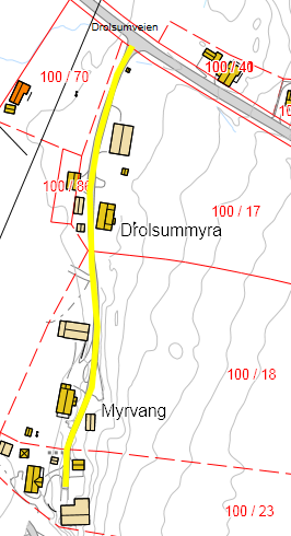 Sak 22: Vei fra Drolsumveien Veien tar av fra Drolsumveien og fører til ti boligenheter. Den største eiendommen innerst i veien heter Drolsumenga.
