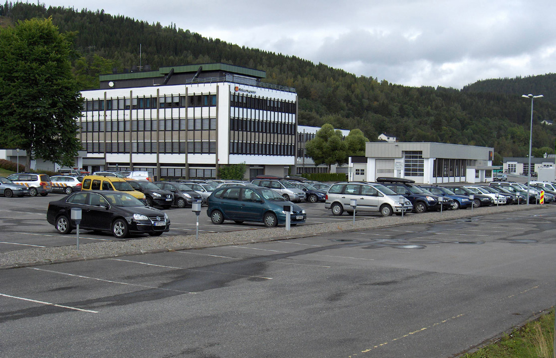 CASE: Road Office Steinkjer, Norway Specific energy use (kwh/m2) 200 150 100 50 0 Exsisting Electricity, incl.