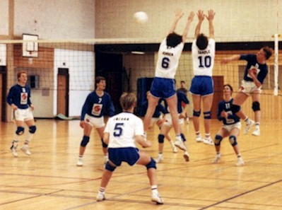 Delprøve OPPGAVE 3 På en volleyballtrening er det 3 elever, 9 gutter og 4 jenter. Det skal velges et lag på 6 elever.