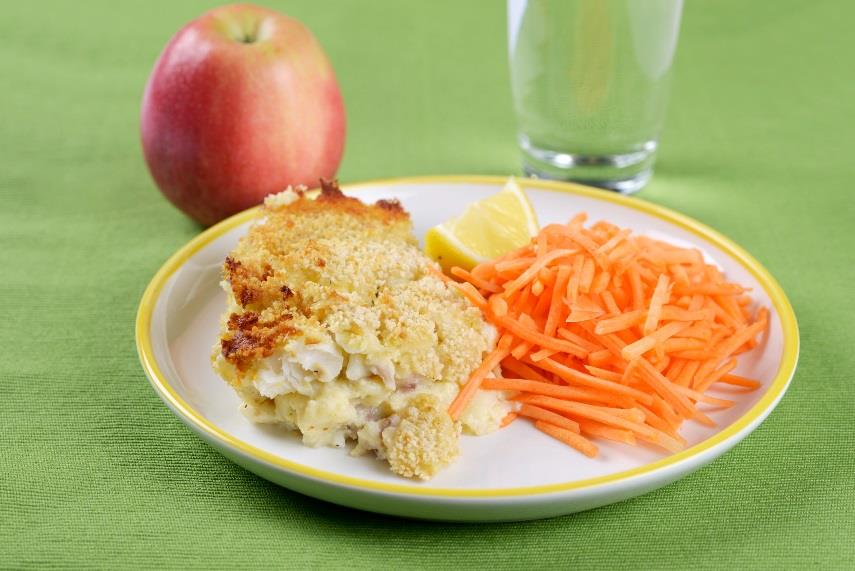 Onsdag FISKEGRATENG MED TORSK OG REVET GULROT Allergener: Fiskegrateng: Egg, fisk, gluten, melk, selleri Beskrivelse av oppvarming og mengde per porsjon Fjern plast emballasje og sett fiskegrateng på