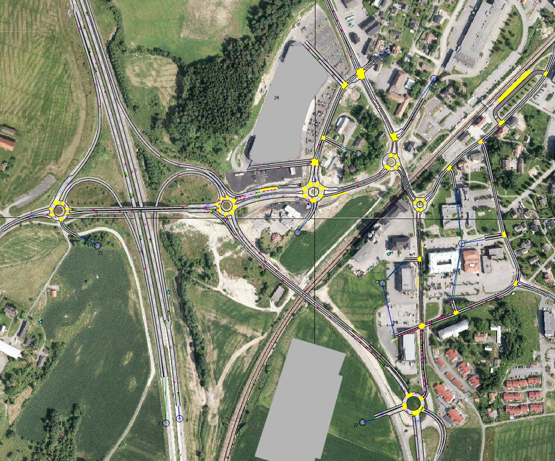 12 kl. 16:00 Rundkjøring Kirkeveien/Osloveien operer uten problemer. Ingen kø blir skapt på Kirkeveien. kl. 16:00 Kø blir skapt på Garderveien inn mot rundkjøring Osloveien/Garderveien.