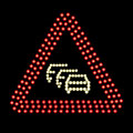 Skiltene er basert på ulike typer teknologi, for eksempel LED-teknologi. Fargene som gjengis er normalt begrenset til gul, hvit og rød mot en sort bakgrunn. Figur 3.