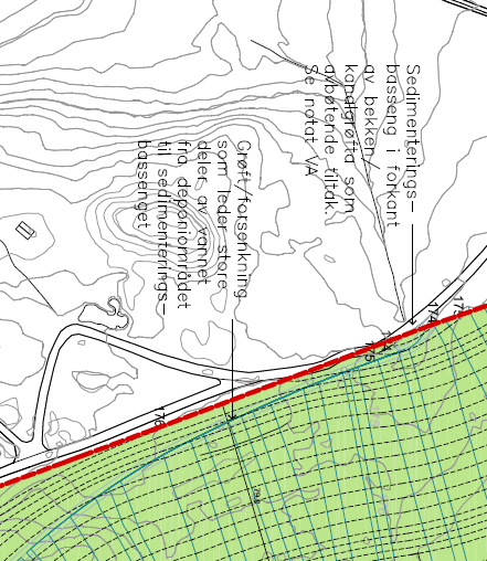 Tegning 105 Utsnitt fra dreneringsplanen Sedimentasjonsbasseng og åpen grøft som leder drensvann fra deponiområdet til