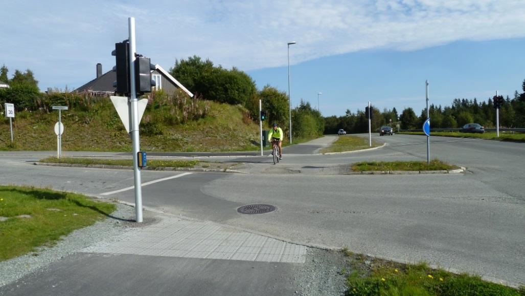 effektiv løsning Gående og syklende avvikles konfliktfritt Figur 4.