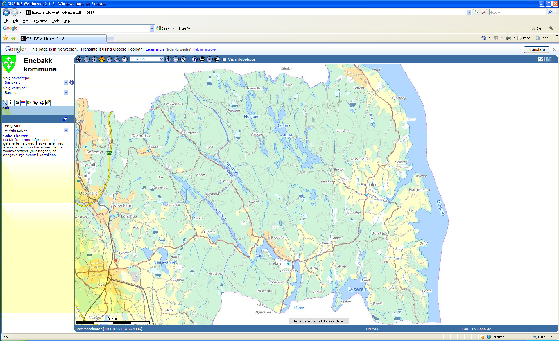 Kommunen er avgrenset av Øyeren på østsiden og Østmarka på vestsiden. Tilgrensende kommuner er Oslo, Ski, Lørenskog, Rælingen, Hobøl og Spydeberg. Figur 2.