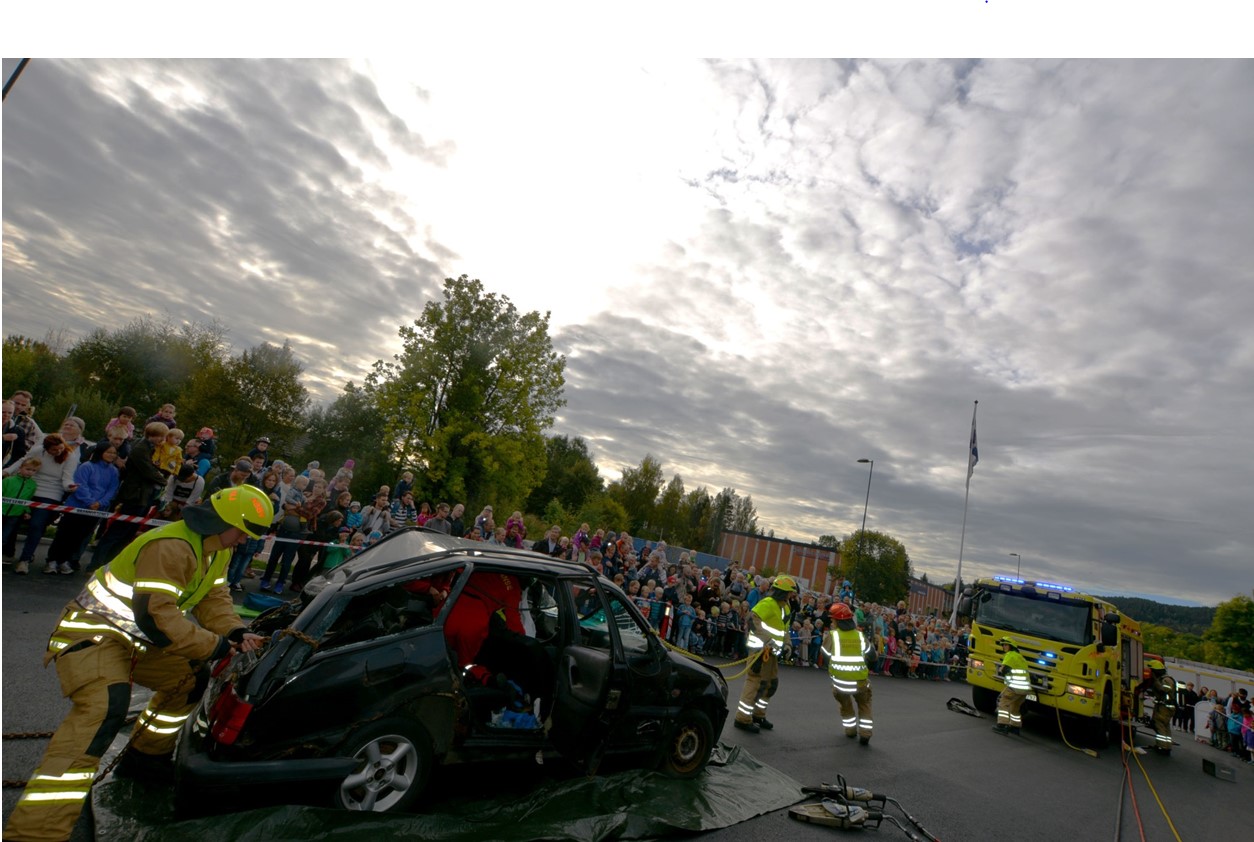 HANDLINGSPLAN 2017 Asker og Bærum brannvesen IKS Foto: ABBV - Åpen dag på Asker brannstasjon 24. september 2016.