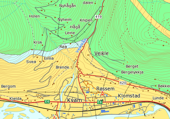 Figur 3-1: Geologien i området er dominert av sandstein (oransje) og fyllittisk sandstein (grønn) med et lite parti i fjellsiden med mergelstein(blått) (NGU). Planområdene er markert med svart.