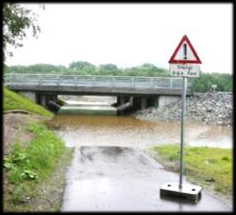 Noen utfordringer i prosjektet Bygge mens trafikk på E16, E18 og på lokalveiene Bygge veganlegg i byområde Koble oss til eksisterende tunnel og veger Bygge langs Sandvikselva; sårbar og viktig for