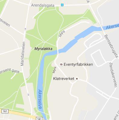 MYRALØKKA I denne store bakken var det veldig fin leire som man kunne lage mursteiner av. Da gravde de opp leire og så satt de leiren i former og puttet dem i ovnen. Dette ble til mursteiner.