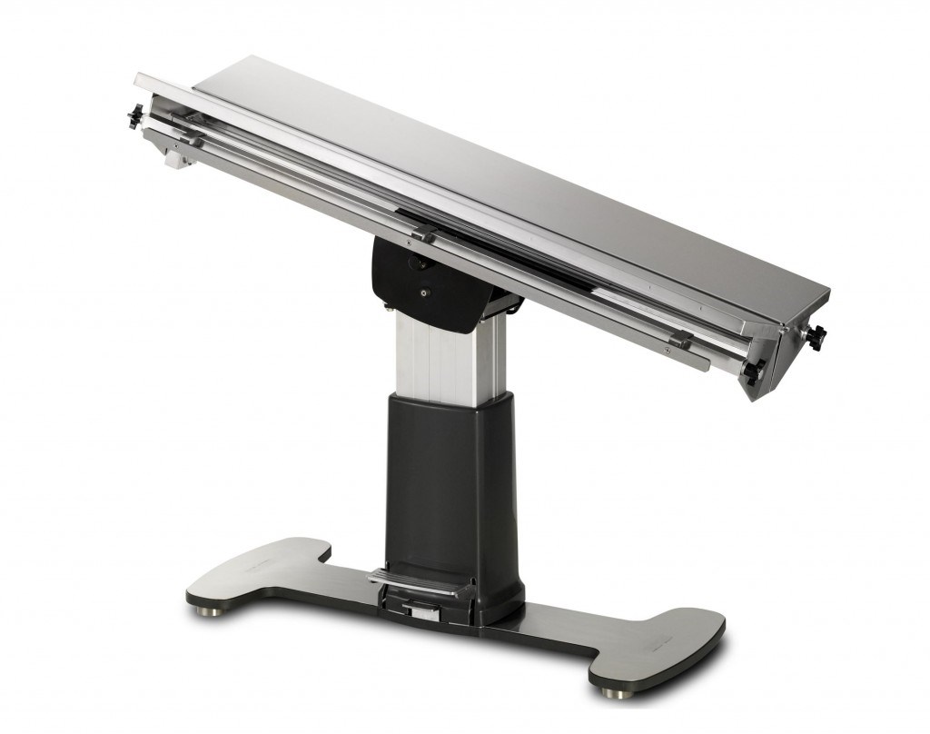 Shor-line Elegance operasjonsbord Flat-top Maks høyde: 102,9cm Laveste høyde: 75,6cm Løftekapasitet: 113kg Bordplate i rustfritt stål med avrundende hjørner.