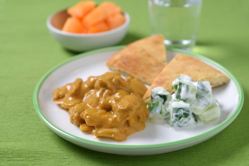 TIRSDAG INDISK KYLLING TIKKA MASALA MED NANBRØD OG TZATZIKI Allergener: Kylling tikka masala: Melk Kan inneholde spor av: gluten, selleri, sennep Nan brød: Gluten Yoghurt: Melk Beskrivelse av