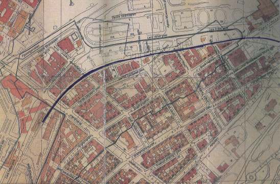 Østre Jernbanegate fikk navnet Lars Hillesgate i 1923 og den ble forlenget mot Christies gate. Illustrasjonen under viser plan- og influensområdet på 1930 tallet.