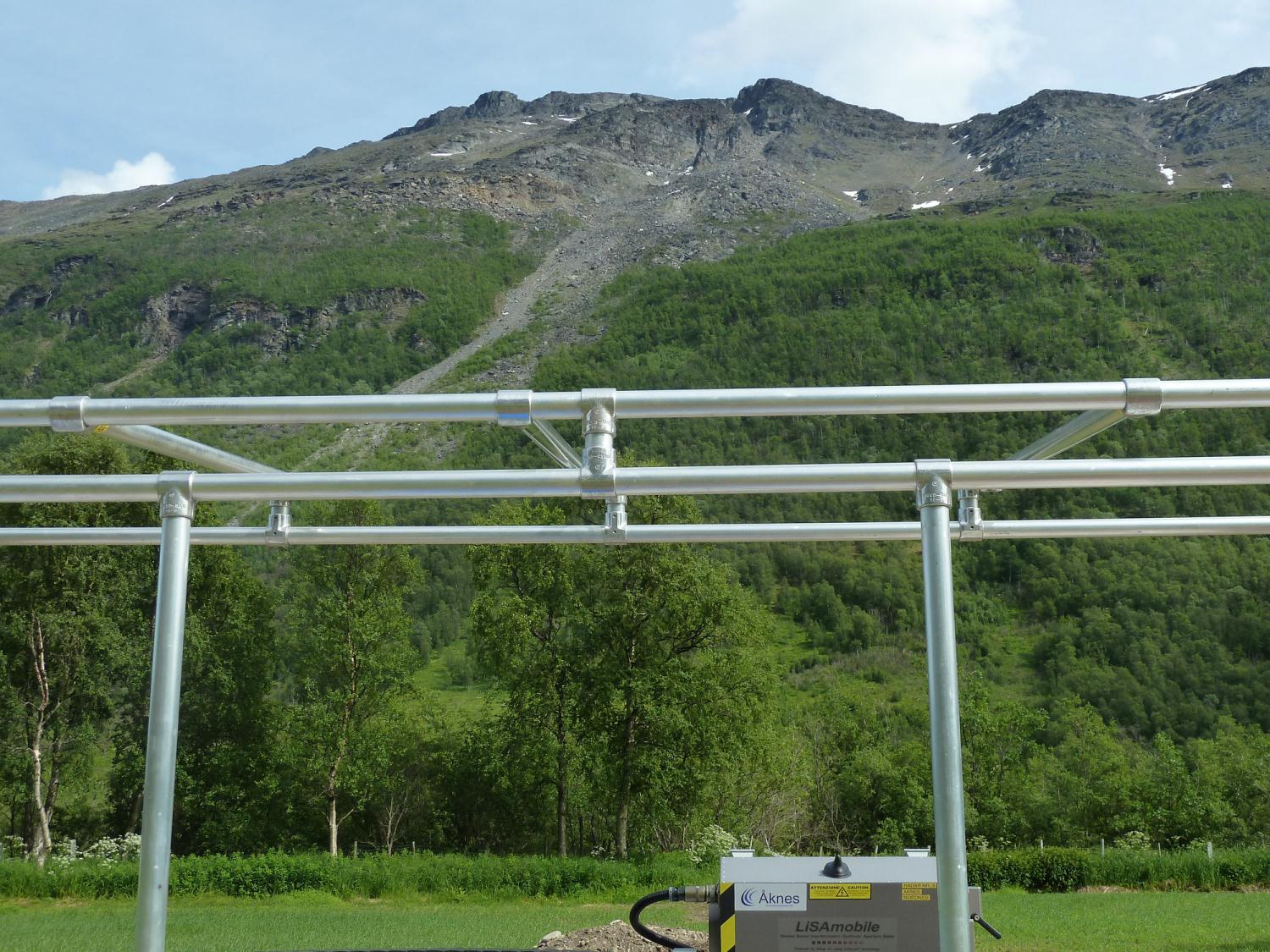 På løsneområder for steinsprang Lene Kristensen, Åknes/Tafjord Beredskap IKS Lene.