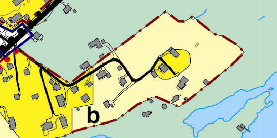 sende over skisse til partane som viste plasseringa av naust i terrenget med forklaring på korleis den planlagde flytebryggja var tenkt forankra.