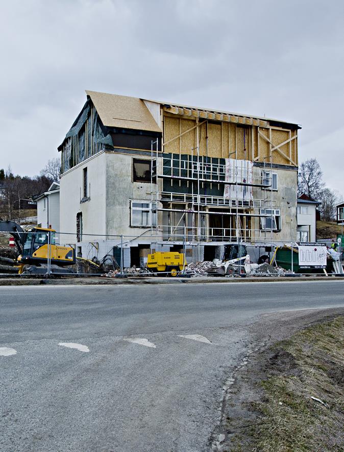 27 HAMARØYMODELLEN Av de virkemidlene man har benyttet i Hamarøy, kan de kommunale utleieboligene som er fremskaffet gjennom Hamarøymodellen nevnes som et særskilt viktig boligvirkemiddel.