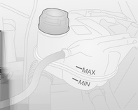 Pleie av bilen 137 Sett låsedekselet rett på og skru fast. Motorkjølevæske Kjølevæsken gir frostbeskyttelse ned til omtrent -28 C.