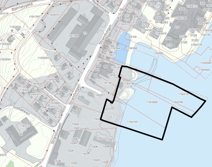 02 Planfakta Planområdets areal: 11,3 daa Gjeldende reguleringsformål: kombinert formål (bolig/forretning/kontor/parkering), felles uteoppholdsrom, strandpromenade/turveg, felles molo og felles