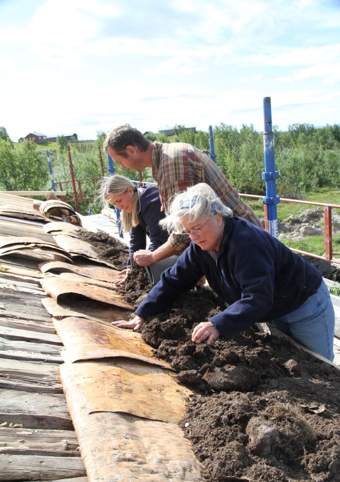 Kurs 7 Neverflekking og tekking Instruktør: Steinar Moldal Stad: Del 1 Piltingsrud i Begnadalen Del 2 Valdres Folkemuseum Tid: Del 1