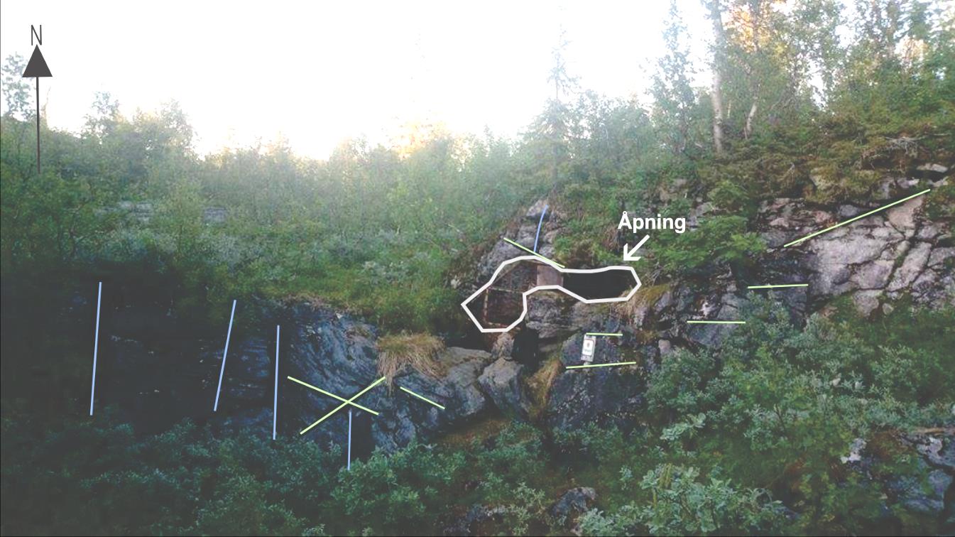 4.2 Larshullet Som nevnt i kapittel 3.1.3 Kartlegging er den hovedsakelige hensikten med grottekartlegging å fremstille et kart over systemet det arbeides med.