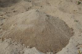 5.-7.trinn Flytt sand ved hjelp av vann (erosjon) VANN- FORSKEREN Mange steder er erosjon av jordmasser et problem. Lag erosjon i sandkassa.