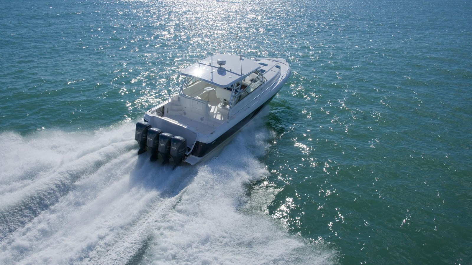 Unike V8-krefter for store båter Den 5,3-liters Yamaha F350 er virkelig en teknologisk avansert nyskapning, som er konstruert for større båter.