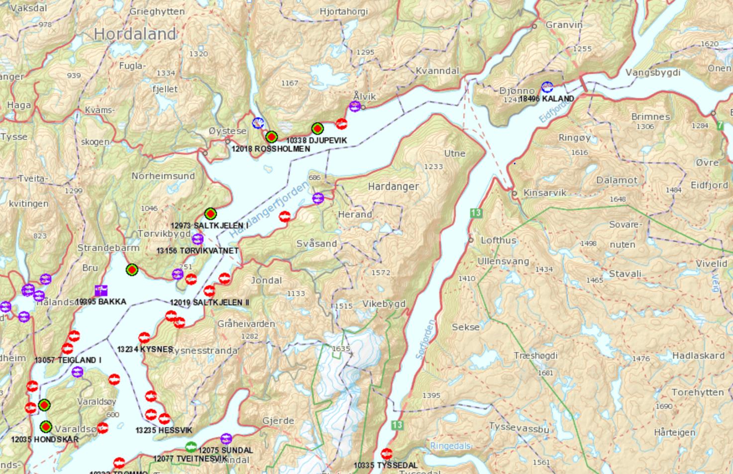 Det er en stor grad av oppdrettsnæring i Hardanger. Kartet under viser en oversikt over de forskjellige installasjonene: 10.1.2.