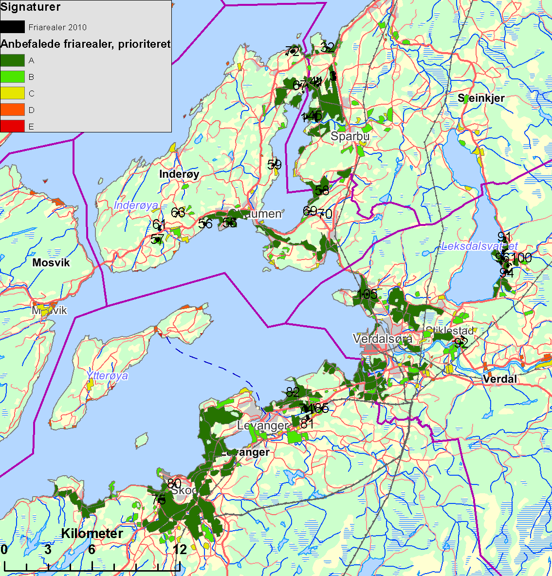 Figur 1 Lokalisering av friarealer i kommunene Levanger, Verdal, Inderøy og deler av Steinkjer våren 2010. Friarealene er vist som svarte felter med nummerering.