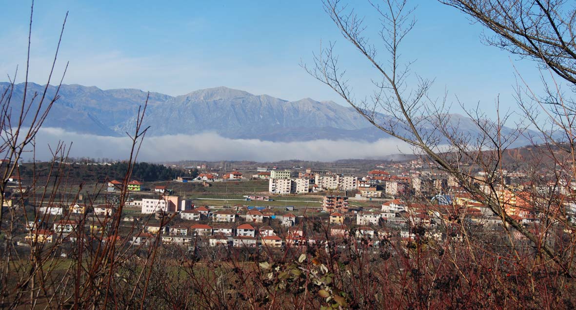 2 - Nëntor 2011 a Posta e Vjeshtë pa gjethe reportazh Gazetë e pavarur. Nr. 11 ().