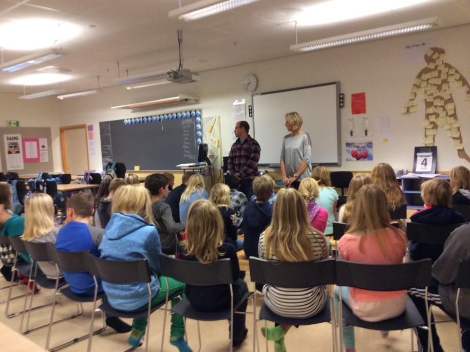 IV. Tegn på god praksis Gjennom samtaler med elever fra samtlige sju trinn på Nes barneskole hører vi at elevene er glade i skolen sin.