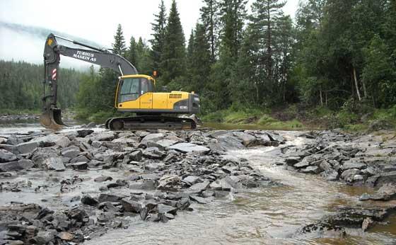 9 foreligger ikke tilsvarende tall for Hemsil mellom Eikredammen og Gol, men det selges fiskekort for strekningen. Mellom Gol og Svenkerud/Hallifossen er Hallingdalselva en attraktiv sportsfiskeelv.