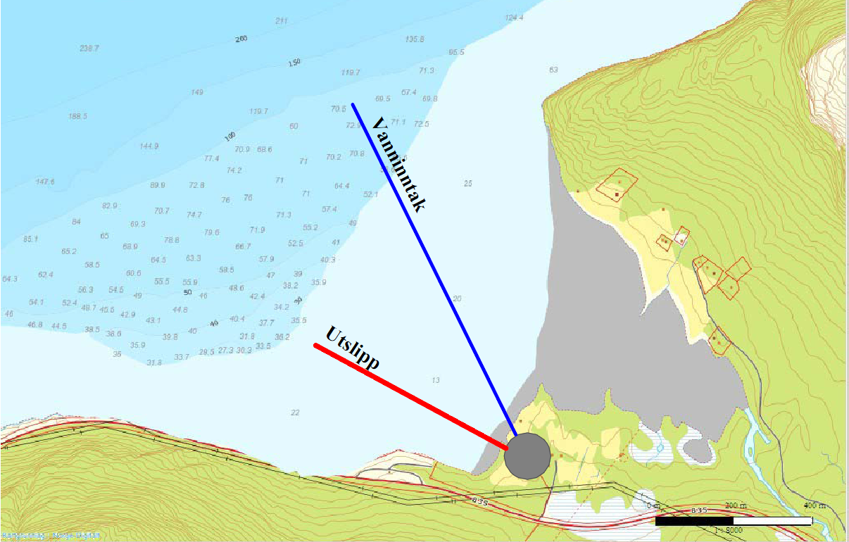 Side 3 av 14 Fig. 1. Skisse av anbefalt plassering av vanninntak i 80-100 m dyp, og av utslipp gjennom diffusor i ca. 26-28 m dyp. Vanligste strømretning er fra vanninntaket og sørover mot utslippet.