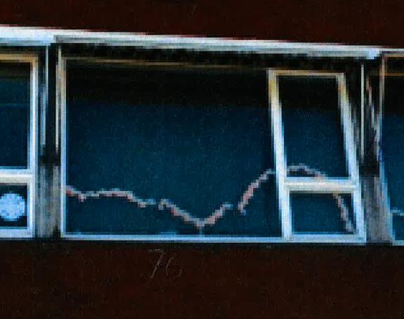 A: Beskrivelse bytte av vinduer på Å barneskole Spesifikasjon Arbeider omfatter demontering av vinduer og remontering av nye vinduer med tilhørende arbeider.