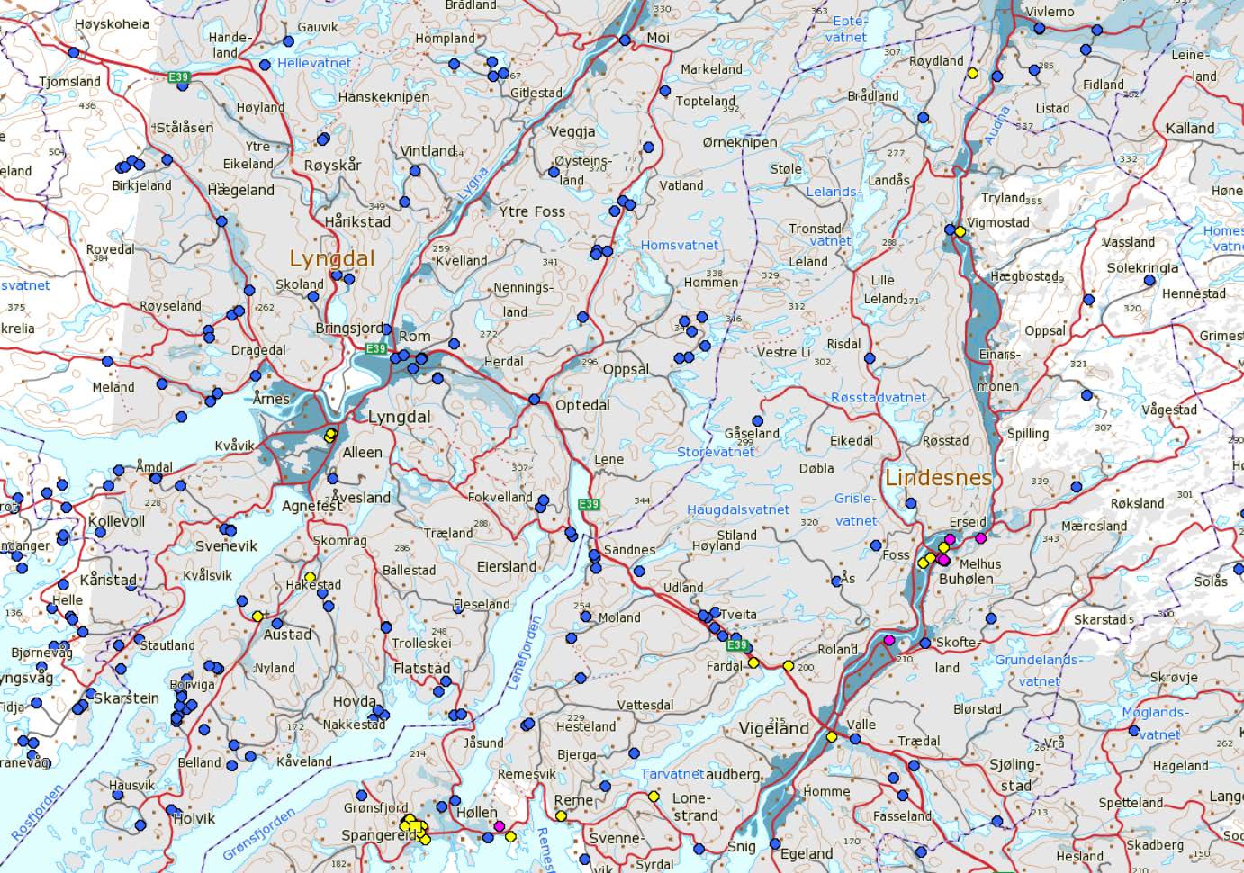 Figur 3-11. Kart over registrerte, berørte grunnvannsbrønner (gule sirkler=løsmassebrønner, blå sirkler=fjellbrønner), samt grunnvannspotensiale (blå skravering).