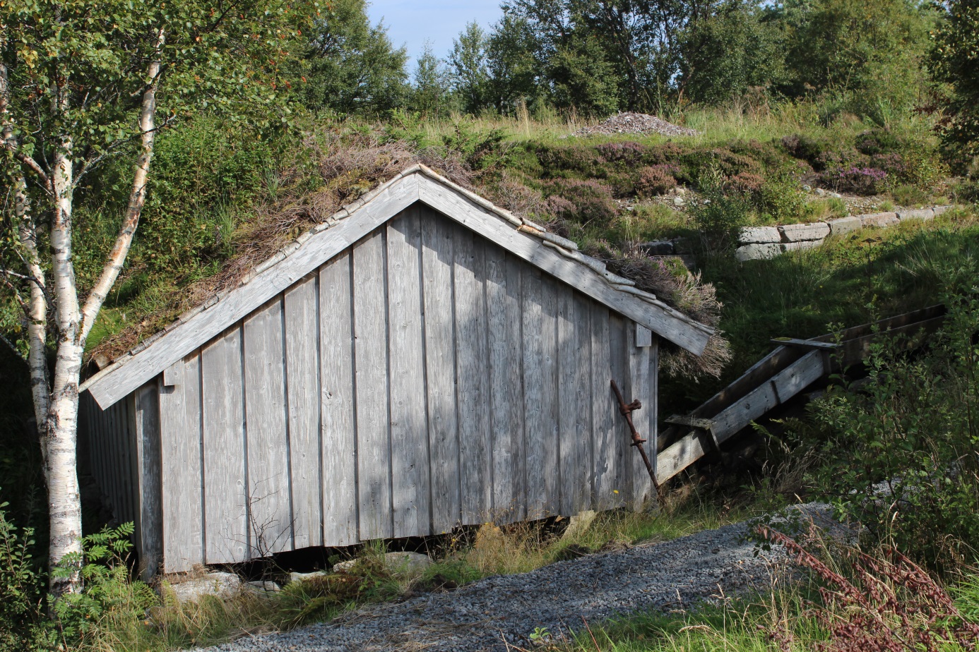 oppover elva er det plastra med stein. Området er prega av viktige natur- og kulturlandskapsmessige interesser, og er ein viktig og mykje brukt rekreasjonsstad i kommunen. 3.