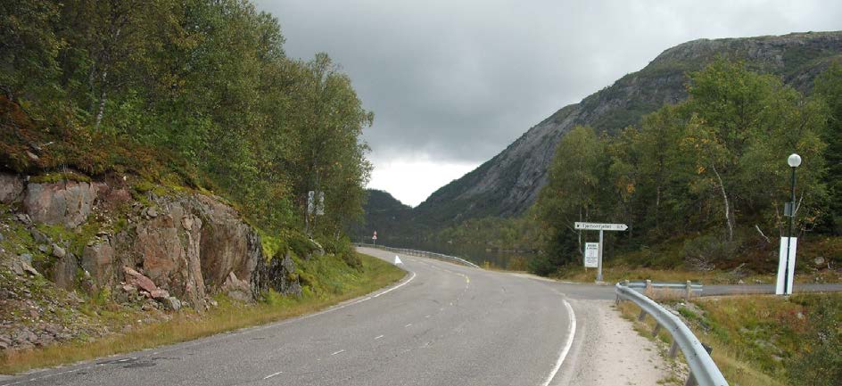 Figur 4-13, kryss Tjørhomfjellet 4.2 Trafikkmengde og fartsgrense Tabellen nedenfor viser trafikkmengden og skiltet fartsgrense for de ulike vegene i planområdet.