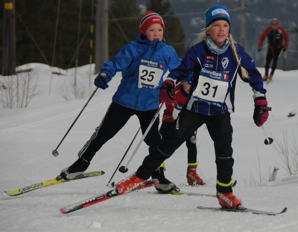 Skigruppa 2015-2016 Tekst: Gunnar Olsen Vi har denne sesongen hatt en stor gruppe skiløpere. I gruppen 7-16 har det vært 42 medlemmer og 6 trenere. Ungdomsgruppa har bestått av ca.