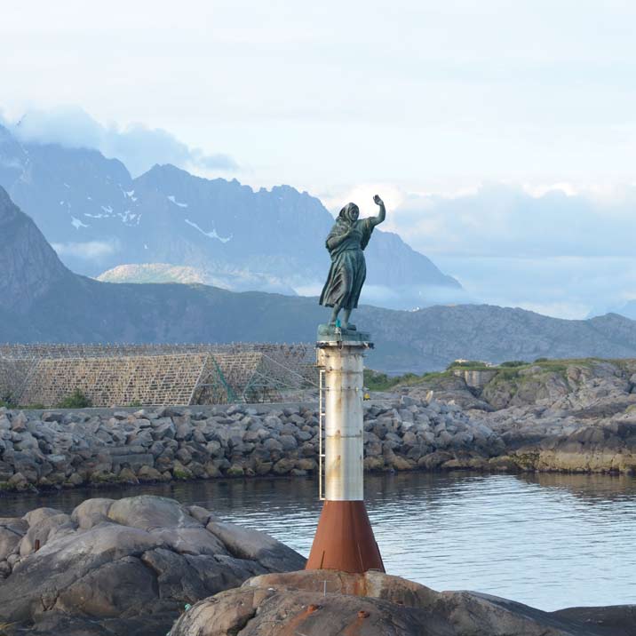 Velkommen til Lofoten! Det er en stor glede å kunne ønske kolleger fra hele Norden velkommen til Norge og Lofoten! Nordisk bispemøte har en lang og god tradisjon.