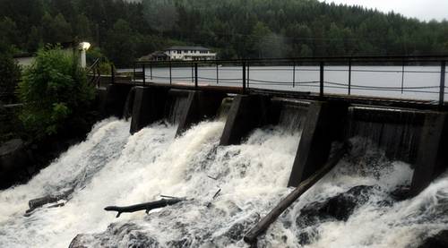 Vanninntak og vannbehandling Anlegget har to ferskvannsinntak i innsjøen Mørlandstjørn (12 moh) (NVE nr 8754) som er 029 km² stort.