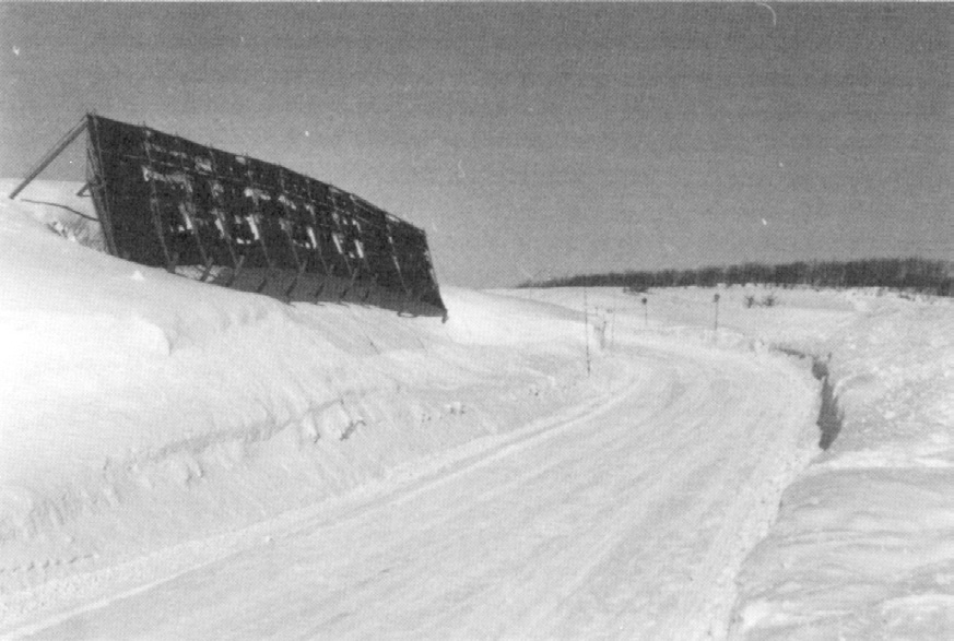 a) b) c) d) Figur 5 a) Snøspyler i Canada beskrevet av Strub (1996).