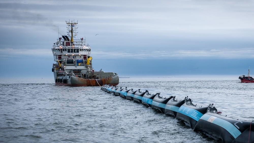 The Ocean Cleanup Nylig ble en 100 meter lang prototyp installert i Nordsjøen. Her skal konseptet testet i rundt et års tid.