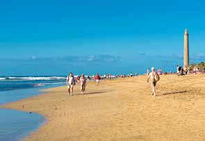 Strender Maspalomas & Playa del Inglés Den lange Maspalomas-stranden med sine sanddyner er vokst sammen med Playa del Inglésstranden.